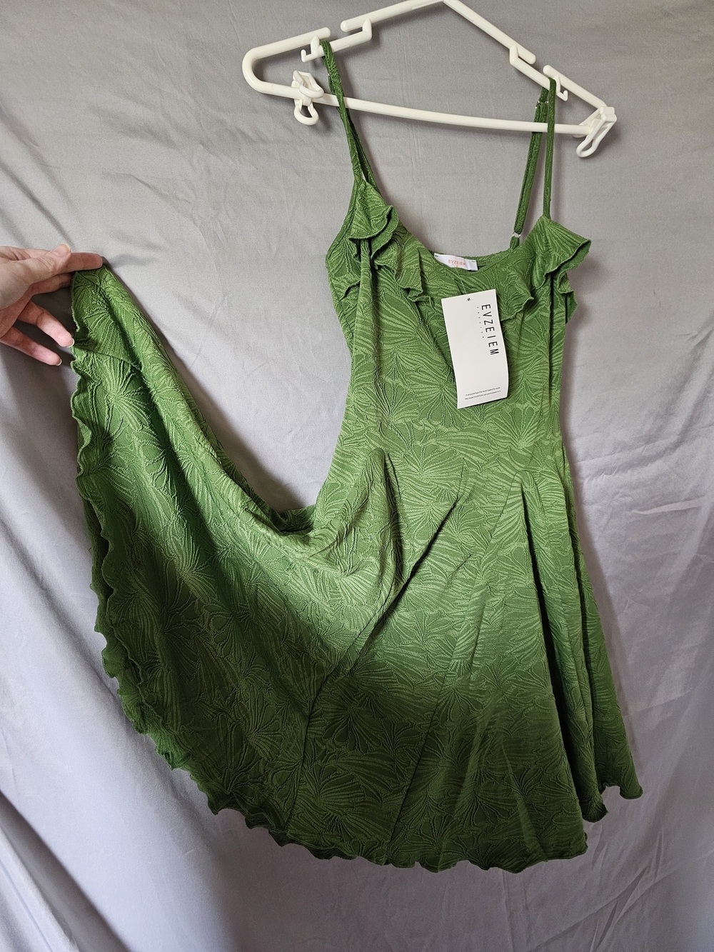 Green Textured Ruffle Sundress Size Medium - Picture 7 of 9